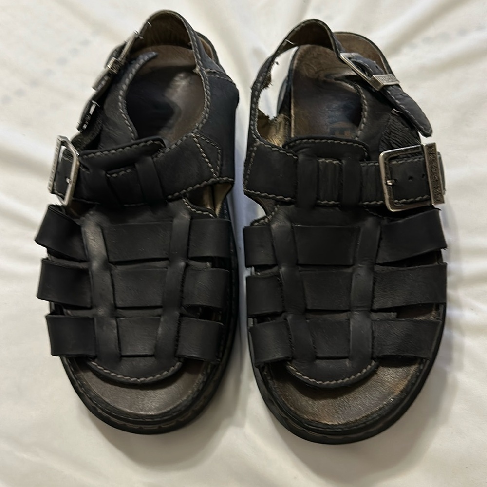 Sketchers Chunky sandals.